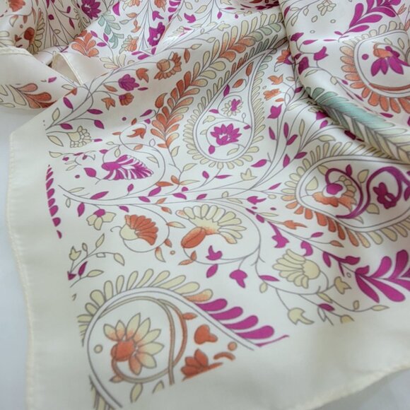 ✨ Elegant Bandana Square Scarf Silky Satin Beige Pink  Floral Paisley Versatile - Picture 4 of 6